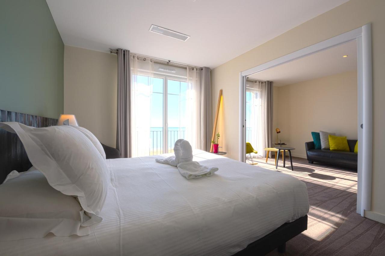 Les Flots - Hotel Et Restaurant Face A L'Ocean - Шатлайон-Плаж Экстерьер фото